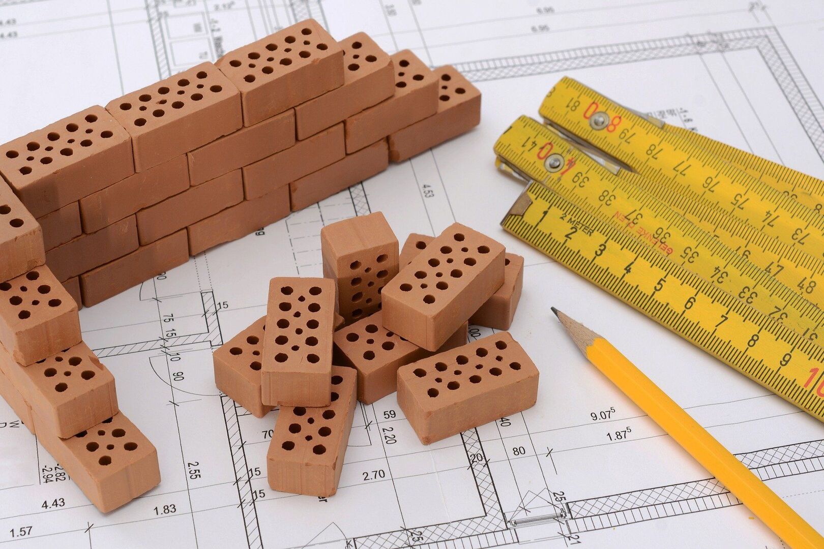 Planung Hausbau - Bild von anncapictures auf Pixabay.jpg